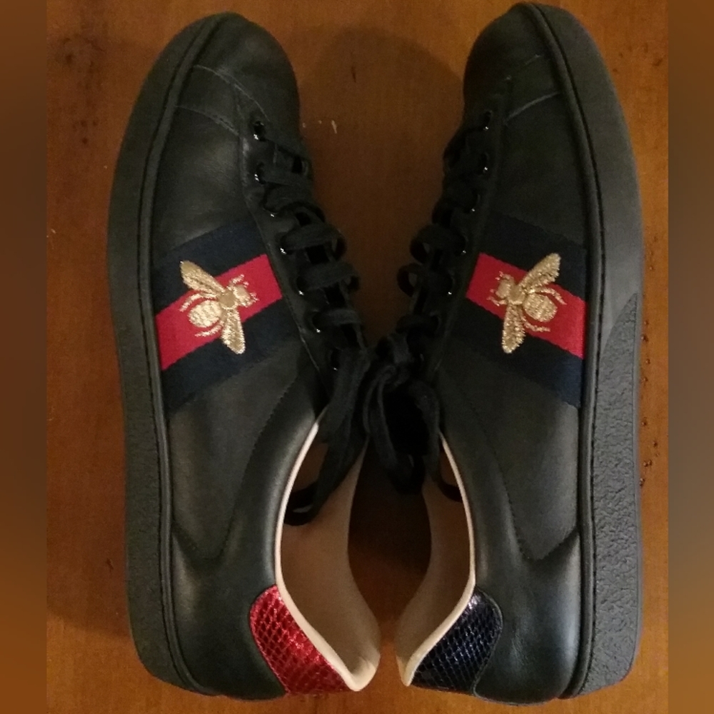 Authentic Gucci Men's Ace Bee Sneakers - Picture 3 of 6